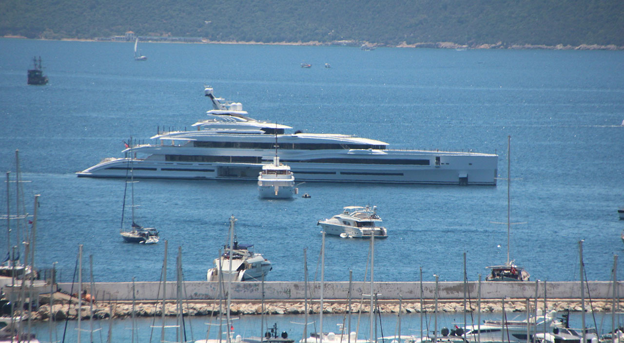 Haftalık kirasıyla dudak uçuklattı! Daha önce Bill Gates'in kullandığı süperyat yeniden Bodrum'da