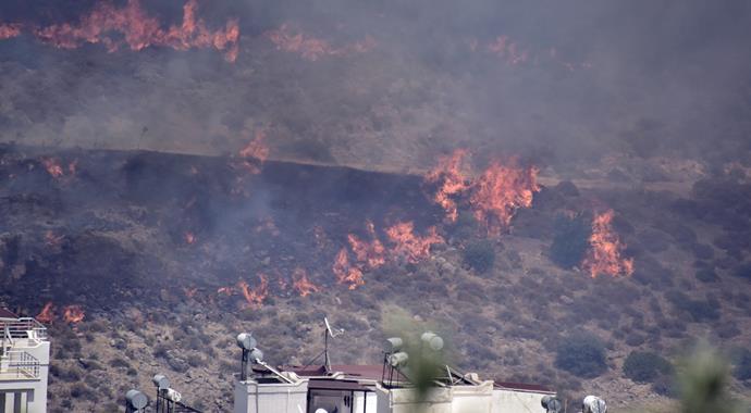 Bodrum'da büyük yangın! Siteler tehlike altında