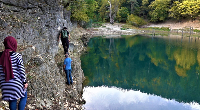 300 yıllık Sülüklü Göl görenleri kendine hayran bırakıyor