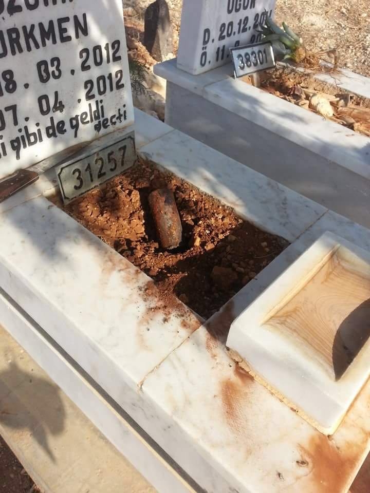 Çocuk mezarında el yapımı patlayıcı bulundu