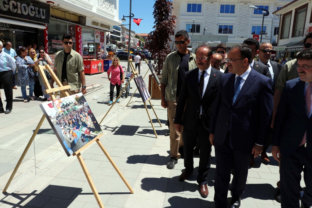 Bozdağ, Türk siyasetçilere yasak koyan Avrupa’yı topa tuttu