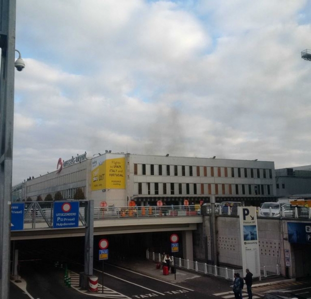 Brüksel Havaalanı'nda iki patlama (Brüksel havalimanı patlama, ölü yaralı sayısı) Brüksel Havaalanı'nda iki patlama (Brüksel havalimanı patlama, ölü yaralı sayısı)
