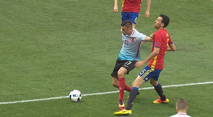 Busquets, Burak'tan kurşun yedi!