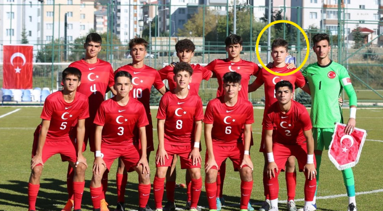 Rüştü Reçber’in oğlu babasının izinde: İlk kez milli forma giyerek sahanın tozunu attırdı