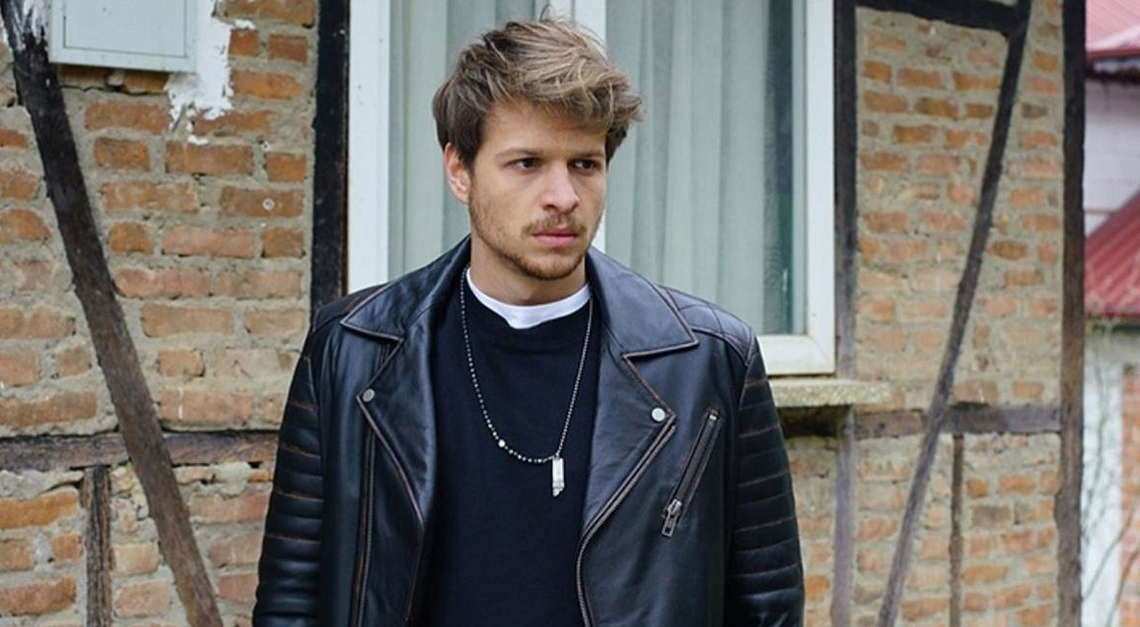 Ünlü oyuncu Burak Yörük öfke saçtı! Trafikte tartıştığı otobüs şoförünü yumrukladı