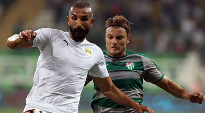 Bursaspor'da Yusuf Erdoğan ve Furkan Soyalp kadro dışı bırakıldı