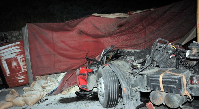 Bursa'da hurdaya dönen araçtan sağ çıktılar