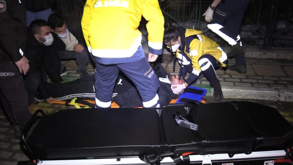 Sürücü kontrolü kaybetti, ilk önce işçi servisine ardından durağa girdi:1 ölü, 4 yaralı