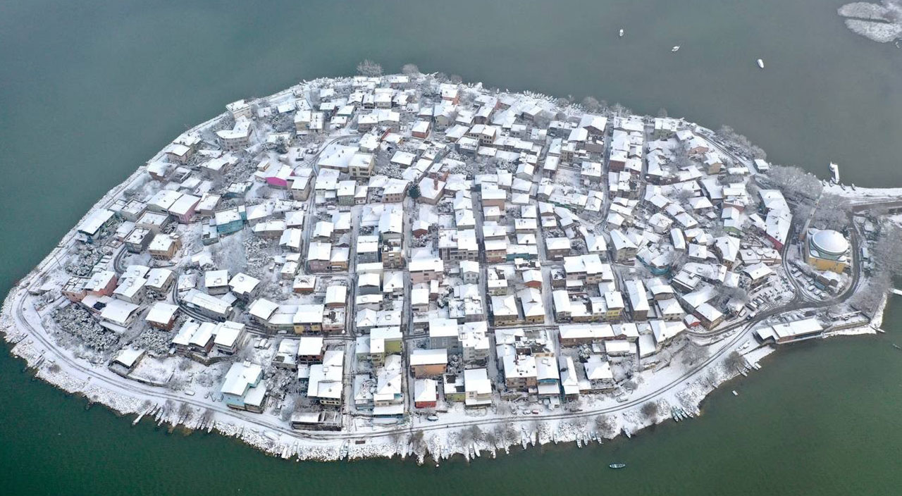Görenleri hayran bıraktı: Türkiye'nin küçük Venedik'i beyaza büründü