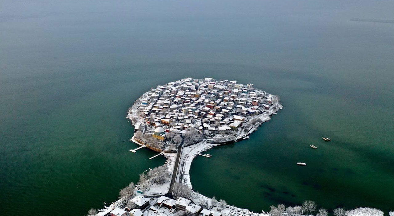 Görenleri hayran bıraktı: Türkiye'nin küçük Venedik'i beyaza büründü