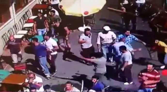 Büyükada'daki faytoncularla akülü araç sahipleri arasında kavga kamerada