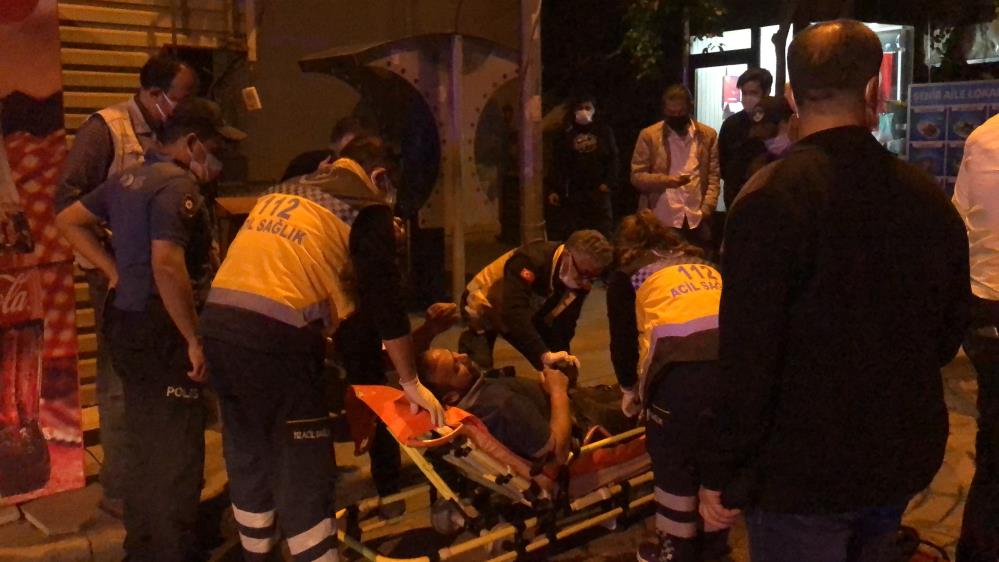 'Çay meselesi' deyip arkadaşını bıçakladı, oturup sigara içti