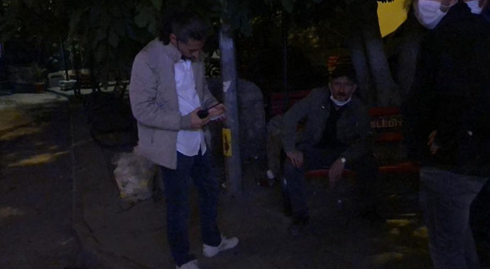 'Çay meselesi' deyip arkadaşını bıçakladı, oturup sigara içti