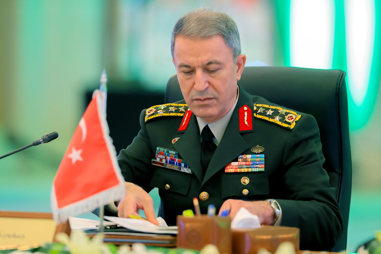 Hulusi Akar: NATO, terörle mücadelede daha fazla sorumluluk almalı