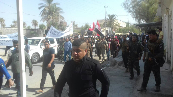 Irak'ın Diyala iline bağlı Mendeli ilçesinde halk sokaklara döküldü