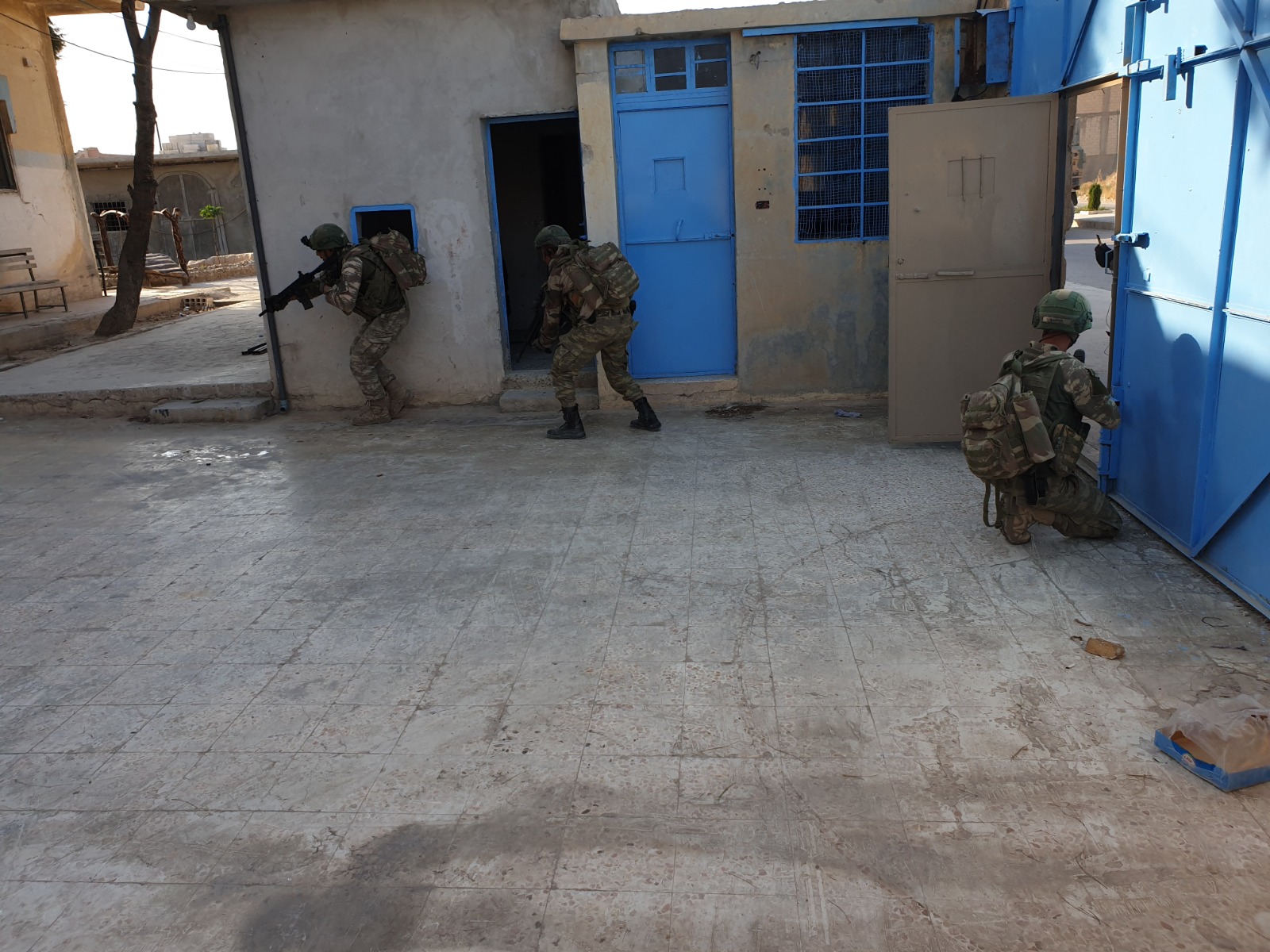 YPG'li teröristlerin, DEAŞ'lıları serbest bıraktığı hapishanenin görüntüleri ortaya çıktı