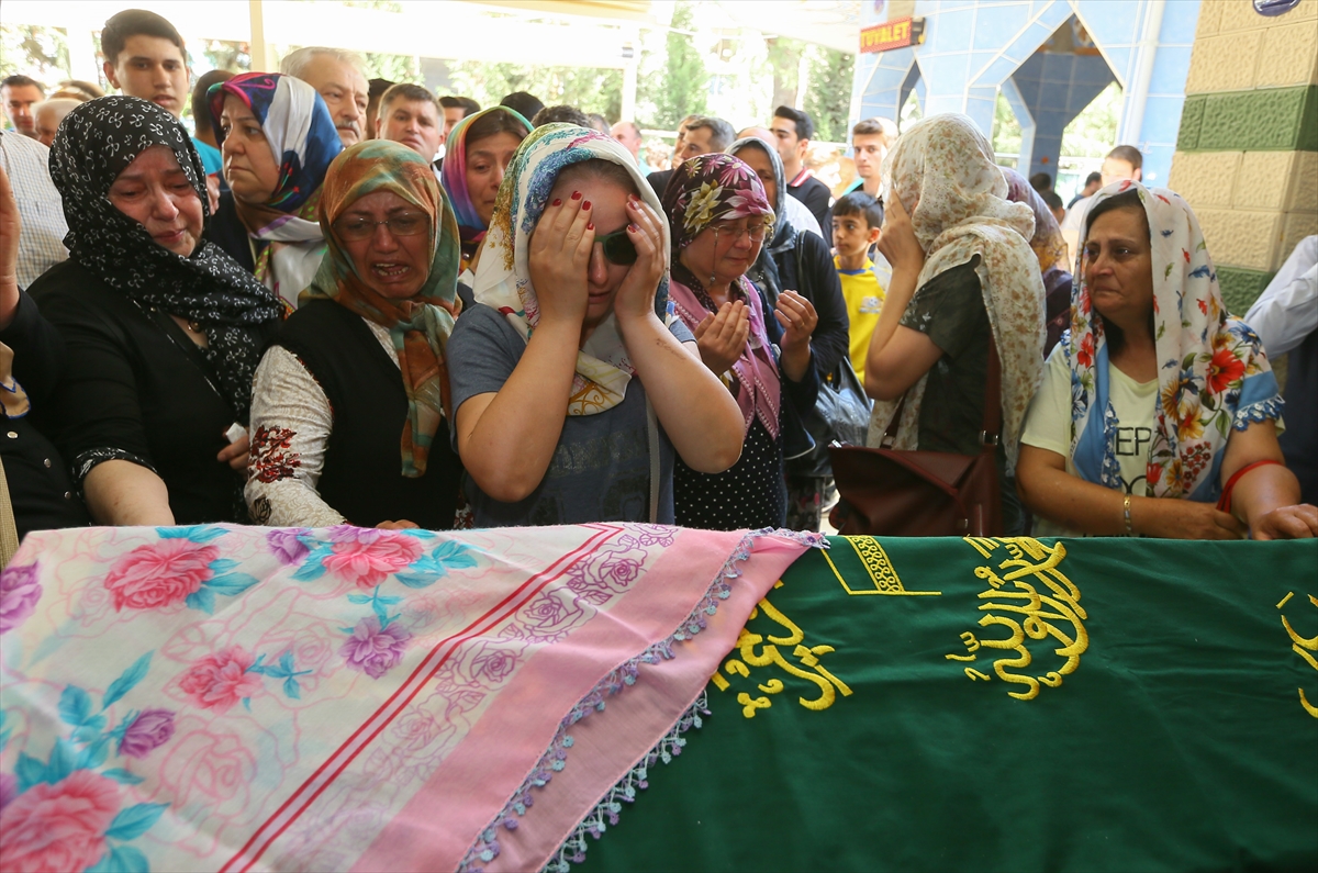 Muğla'daki trafik kazasının ardından cenazeler defnedildi