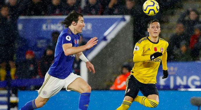 Çağlar'lı Leicester City, Mesut'lu Arsenal'i devirdi