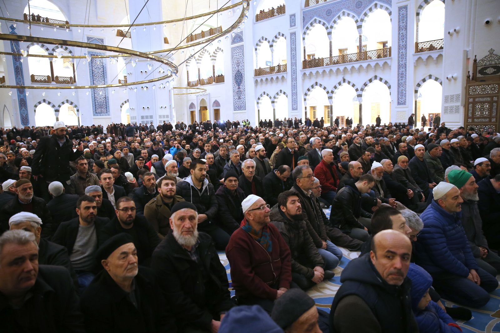 Çamlıca camii'nde ilk ezan okundu