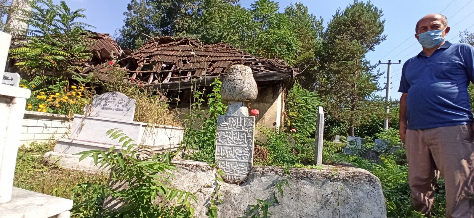 300 yıllık tarihi caminin kubbesi göçtü, içi çürüdü