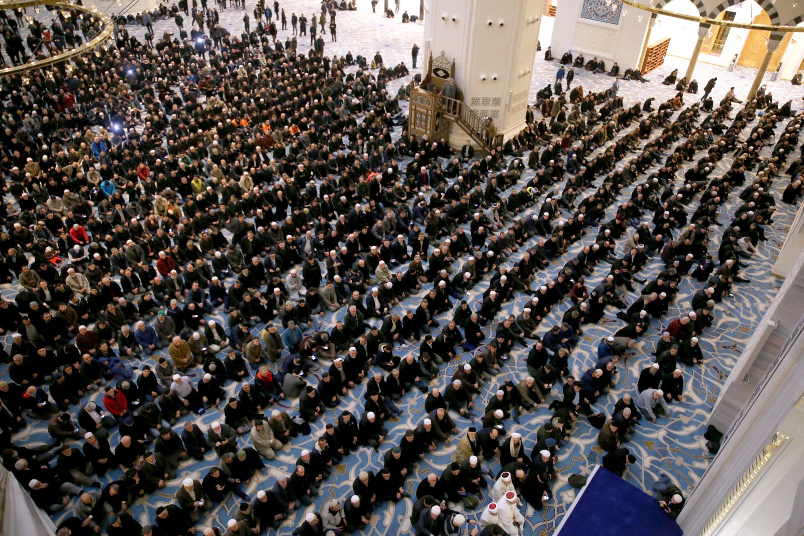 Çamlıca camii'nde ilk ezan okundu