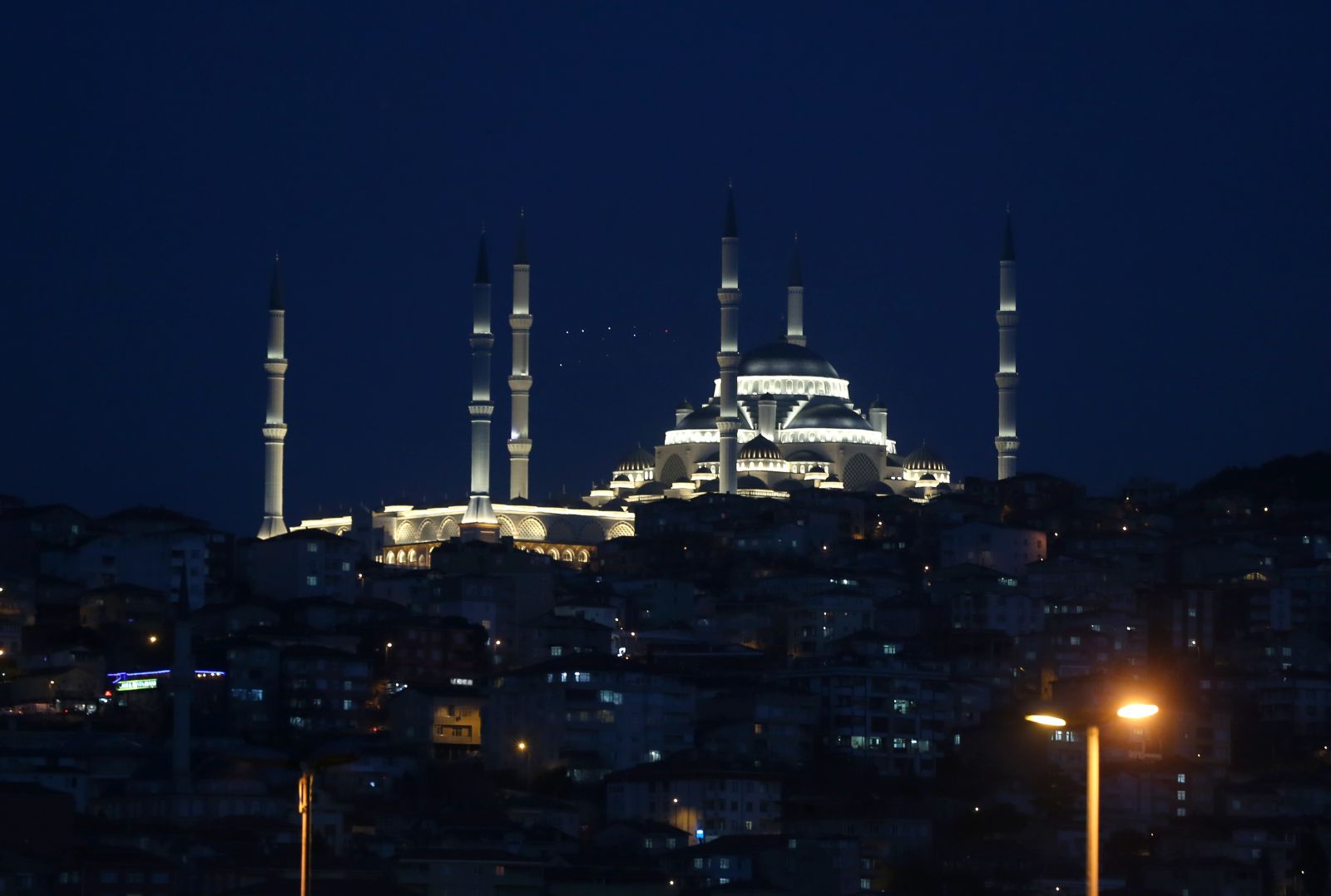 Çamlıca Camii, yarından itibaren hizmet vermeye başlayacak
