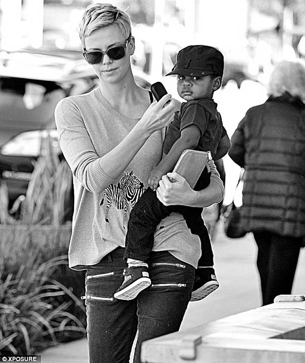 Kader yüzlerine güldü ünlüler evlat edindi