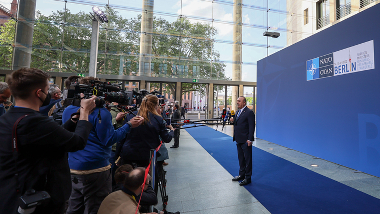 Çavuşoğlu’ndan İsveç ve Finlandiya'nın NATO üyeliğine yorum: PKK ve YPG'ye destek vermemesi gerekiyor