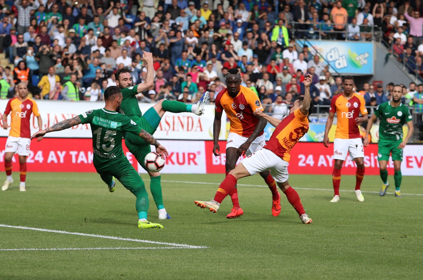 Lider Galatasaray'dan muhteşem geri dönüş! (Çaykur Rizespor 2-3 Galatasaray)