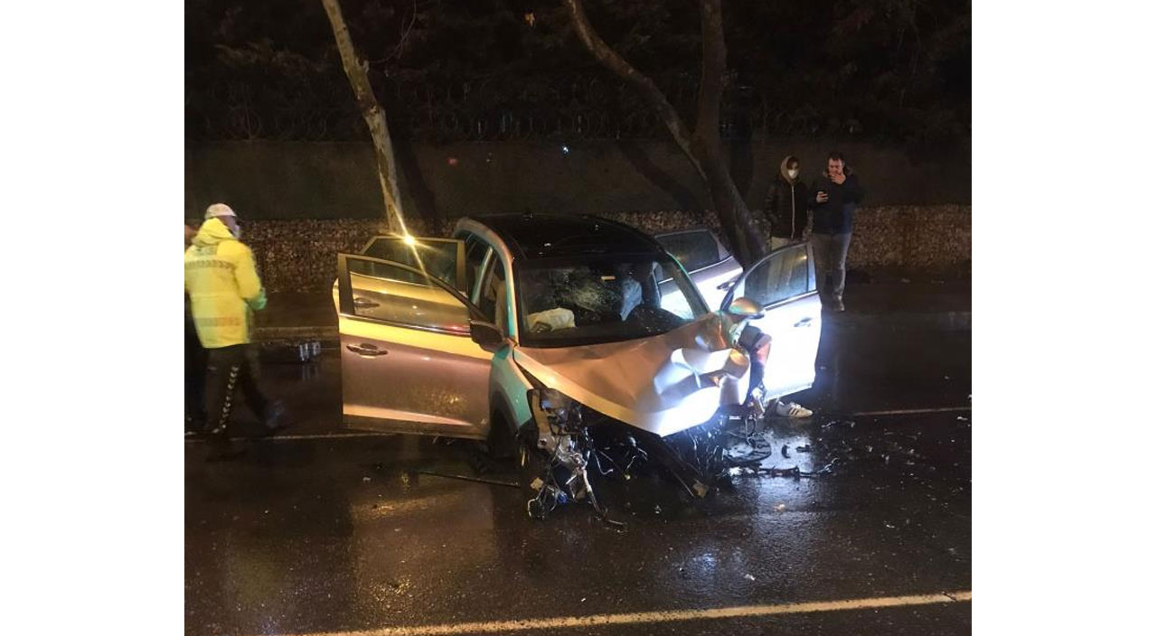 İstanbul’da feci kaza: 1'i ağır 4 yaralı