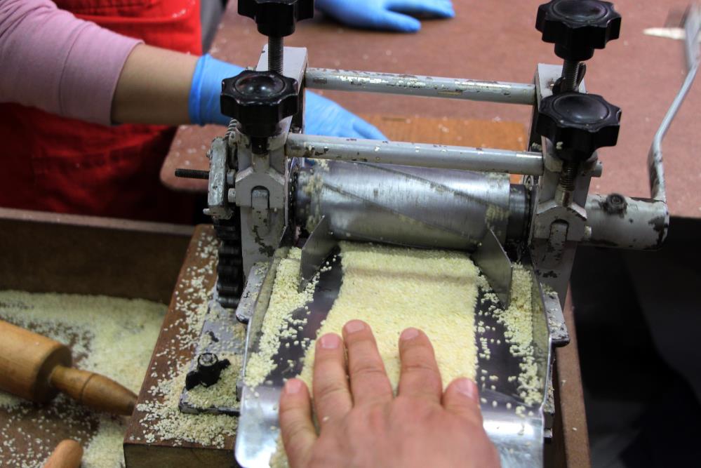 500 yıllık bir gelenek olan küncülü helva Ramazan'ın vazgeçilmezlerinden