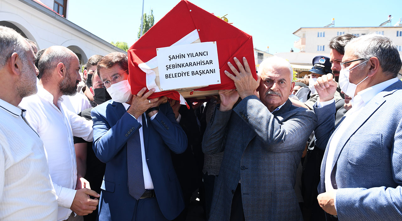 Hayatını kaybeden Şebinkarahisar Belediye Başkanı Şahin Yılancı son yolculuğuna uğurlandı