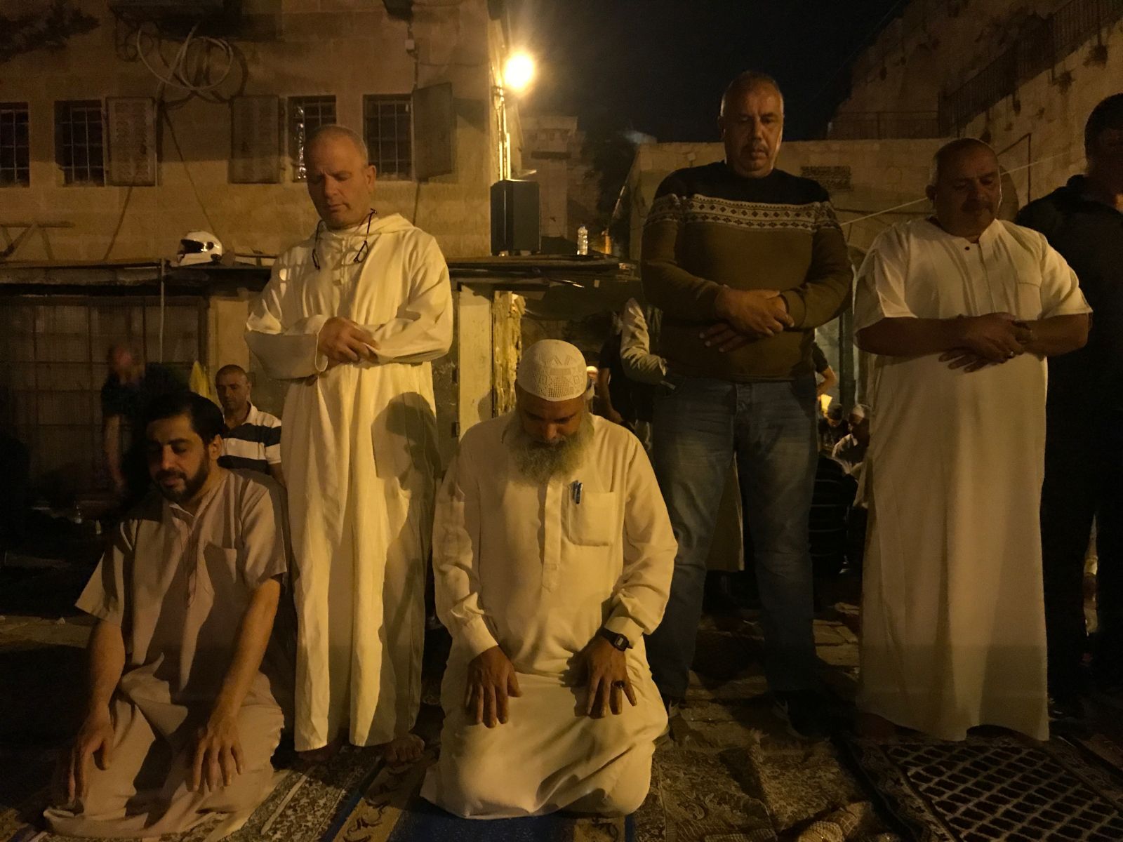 Dün gece alınan kararın ardından Mescid-i Aksa'da bu sabah…