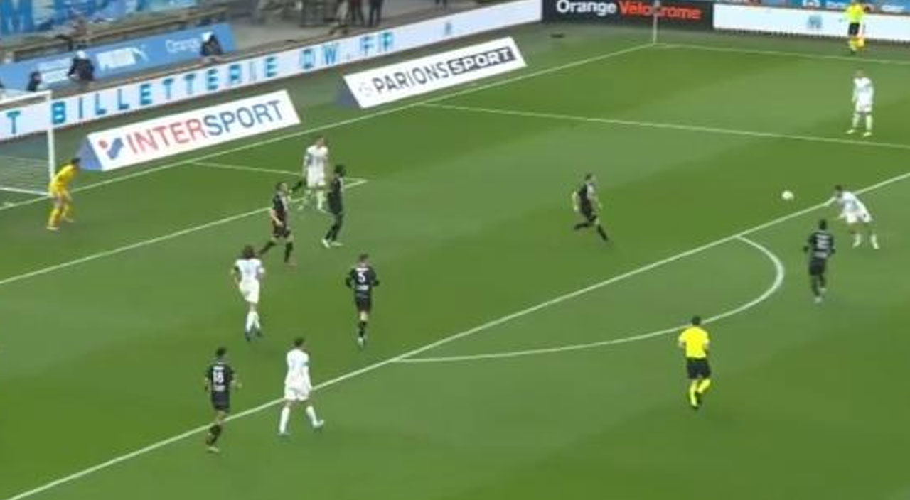 Cengiz Ünder’den jeneriklik gol! Fransız taraftarlar ayakta alkışladı