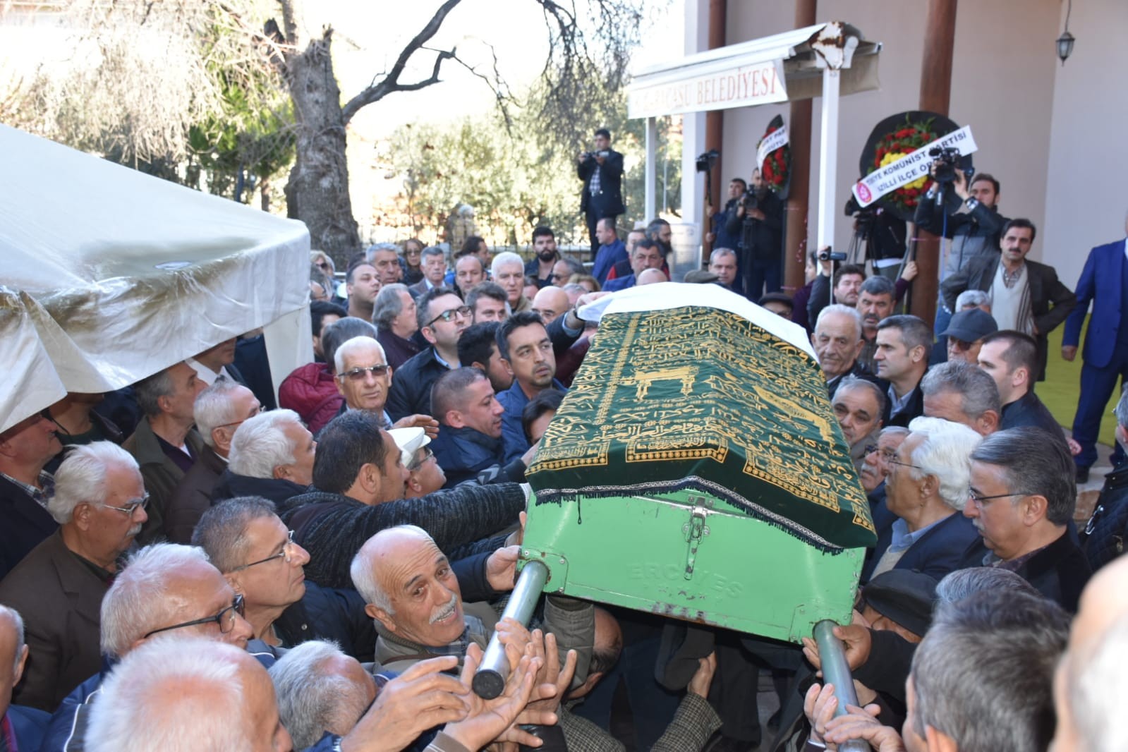 Uludağ'da hayatını kaybeden Efe Sarp son yolculuğuna uğurlandı