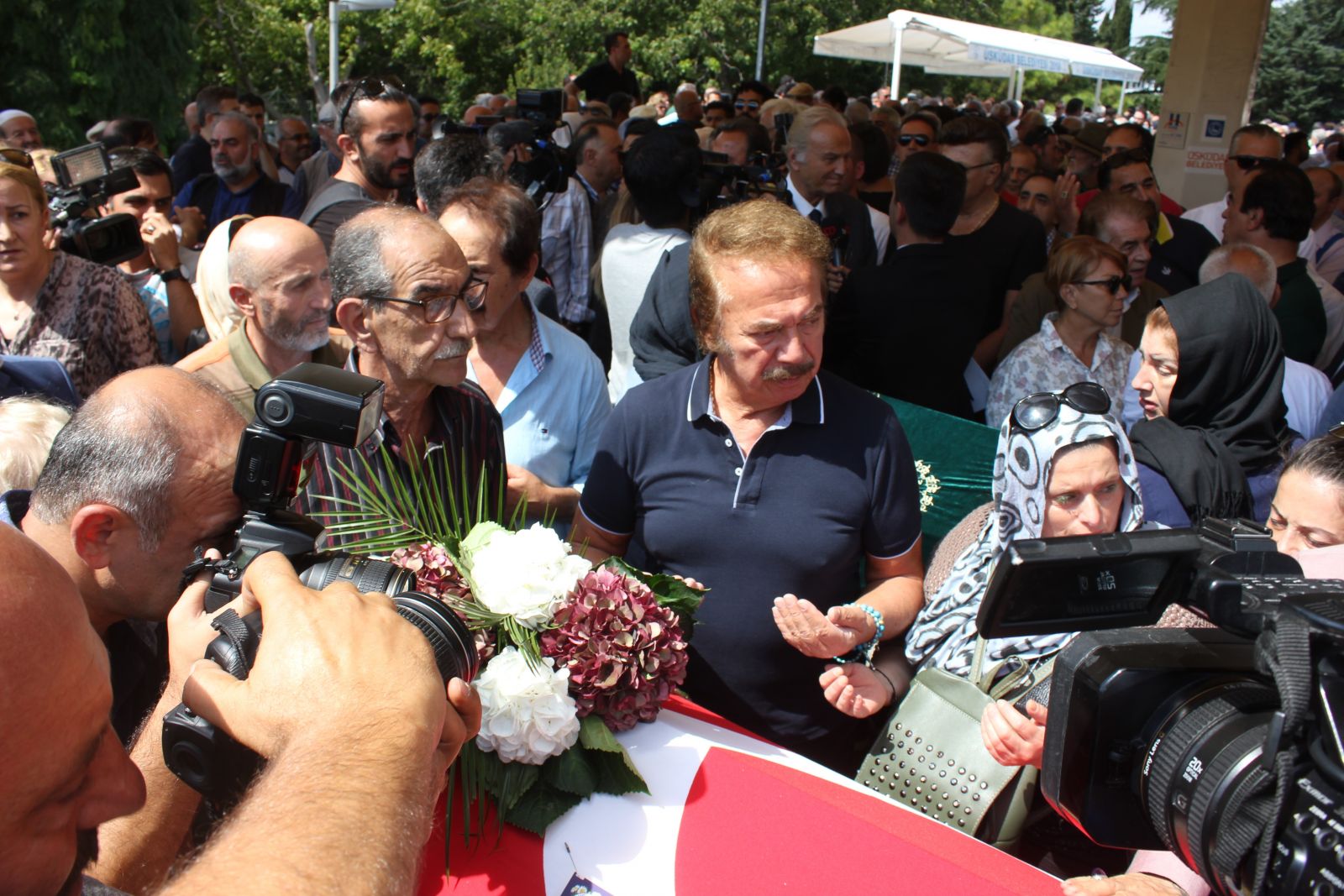 Usta oyuncu Süleyman Turan son yolculuğuna uğurlandı