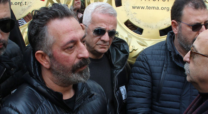 Demet Akbağ'ın eşi Zafer Çika, gözyaşları ile uğurlandı