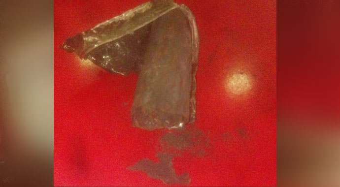 Şişen cep telefonu bataryası bomba gibi patladı