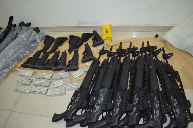 Yüksekova'da PKK'nın cephaneliğine operasyon