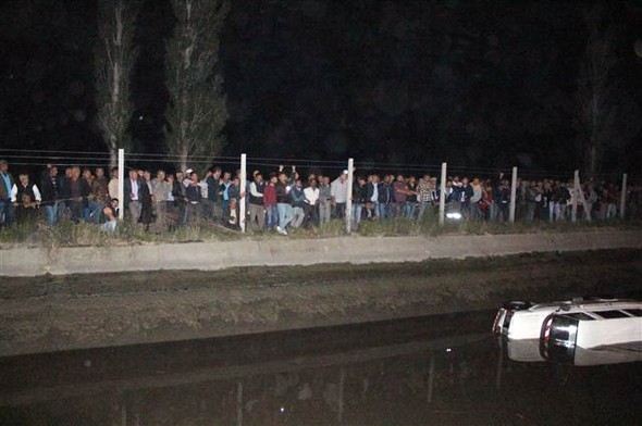 Ceset çıkarılırken böyle izlediler