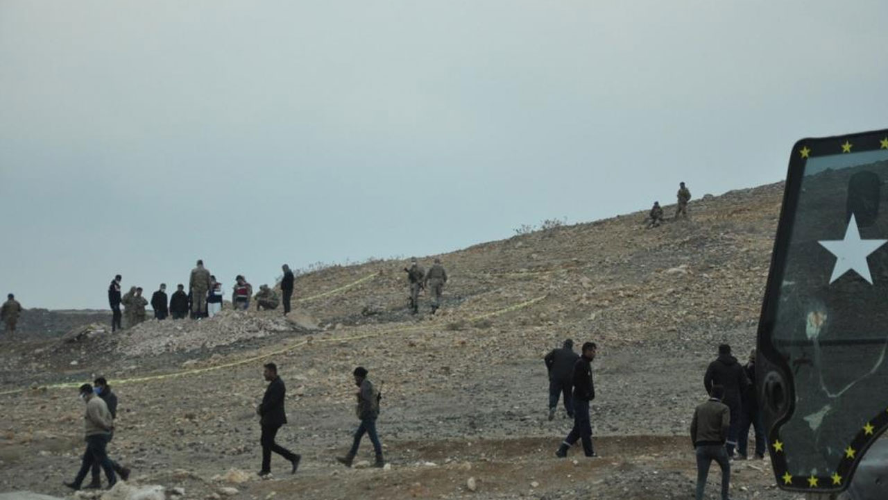 Korkunç olay! Köpeklerin kazdığı çukurdan ceset çıktı
