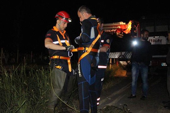 Ceset çıkarılırken böyle izlediler