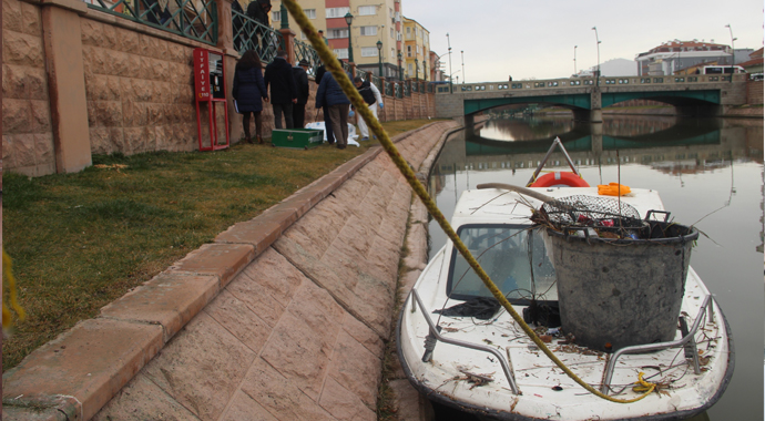 Porsuk Çayı'nda ceset bulundu
