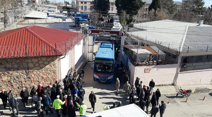 Elazığ'daki depremde 39 kişi hayatını kaybetti, 1607 kişi yaralandı