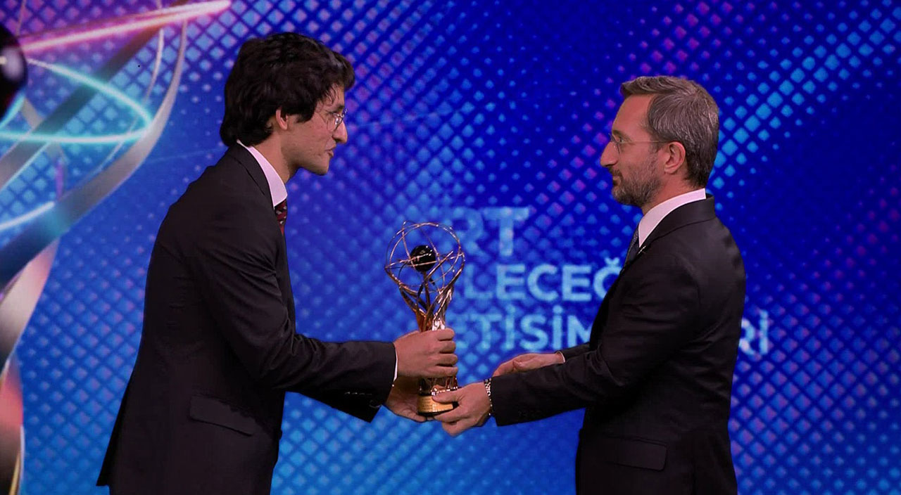 Geleceğin iletişimcileri ödüllerine kavuştu