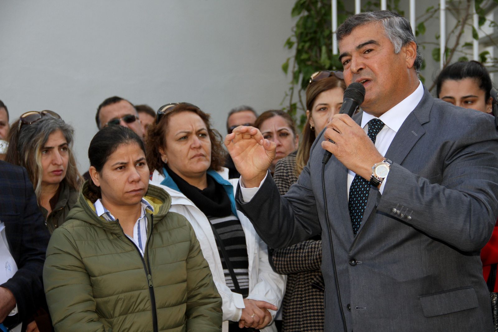 CHP'li aday adayı 400 kişiyle birlikte istifa etti