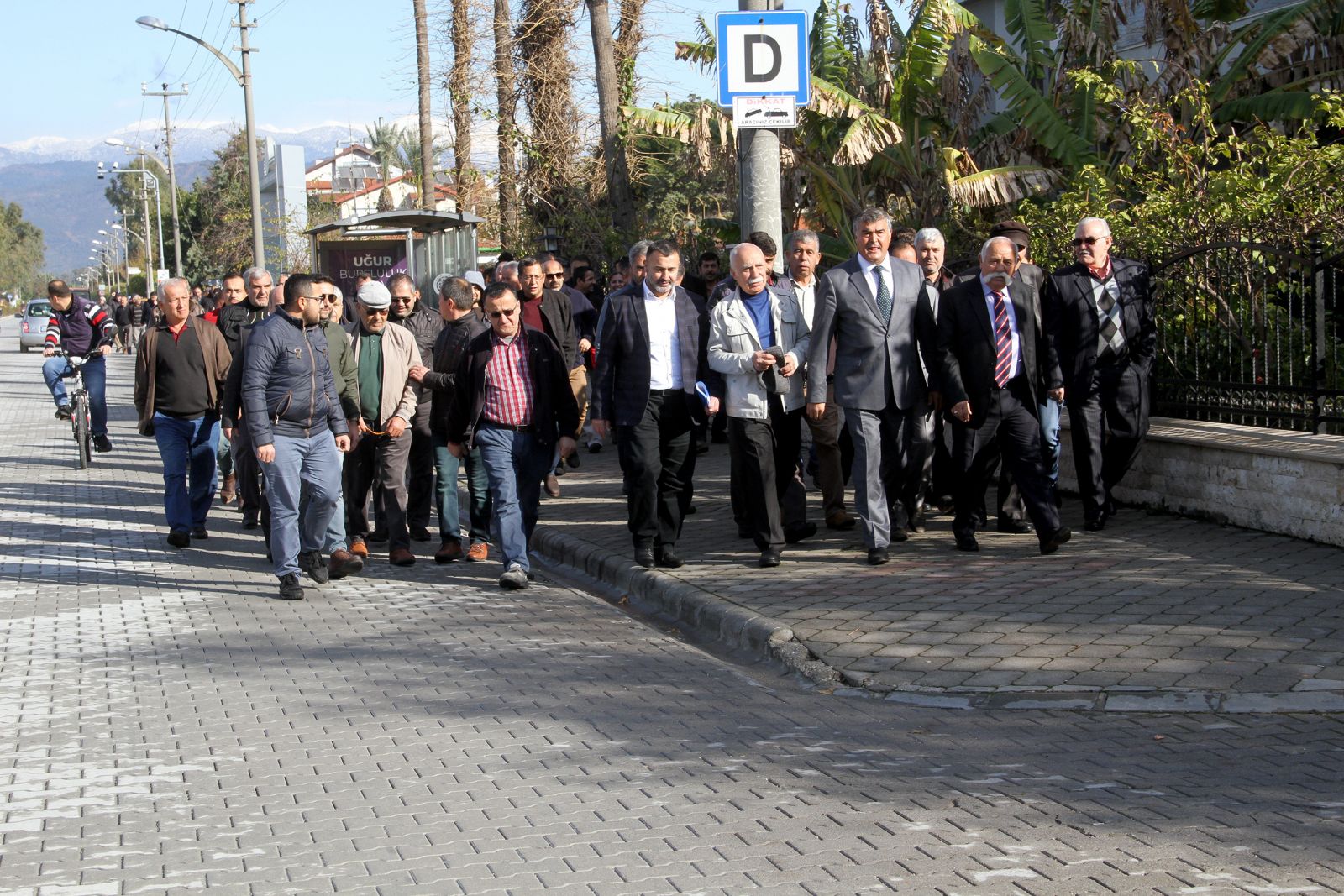 CHP'li aday adayı 400 kişiyle birlikte istifa etti
