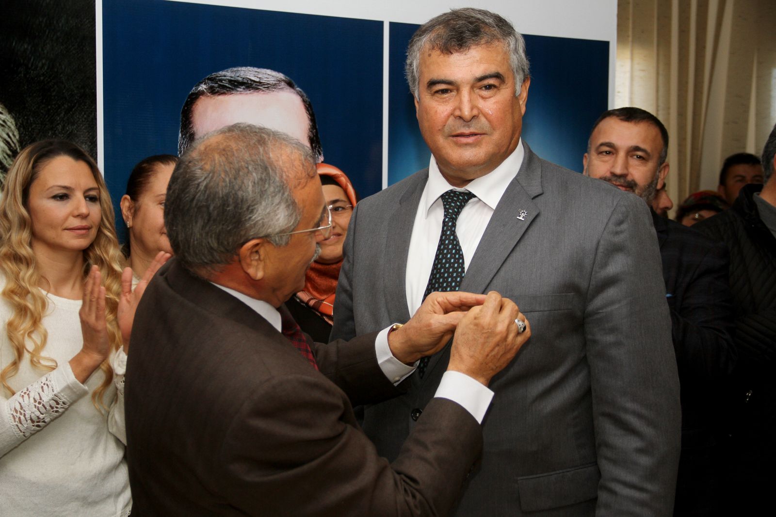 CHP'li aday adayı 400 kişiyle birlikte istifa etti