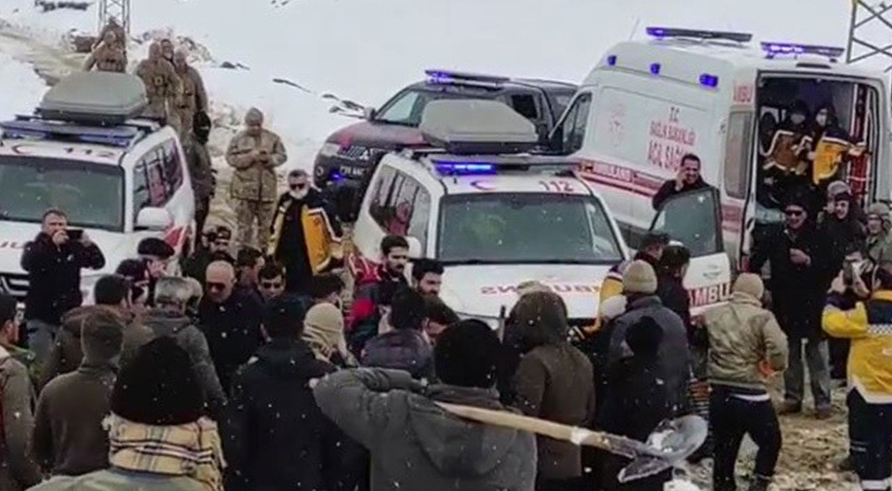 Hakkari'de çığ düştü: 3 kişi kurtarıldı