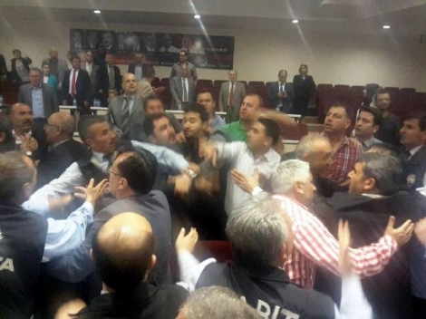 Kılıçdaroğlu'nun skandal sözleri, Çiğli Belediye Meclisi'nde kavga çıkardı